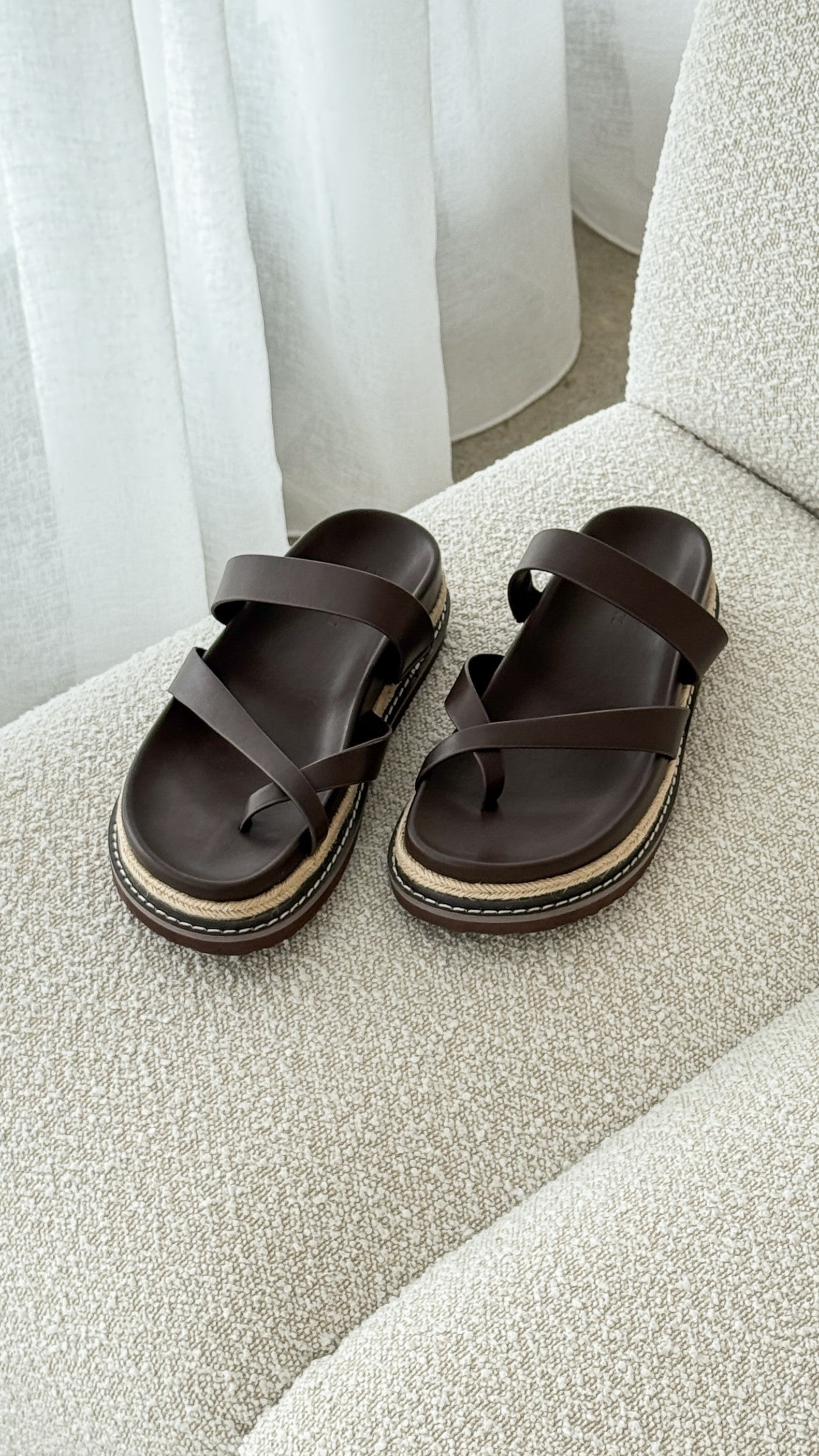 Amia Slide - Chocolate